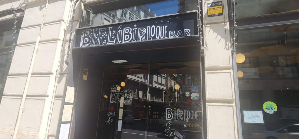 Entrada principal fácilmente identificable