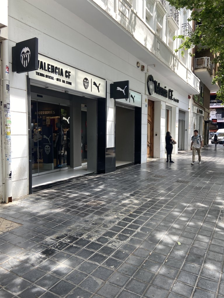 Acceso al establecimiento.