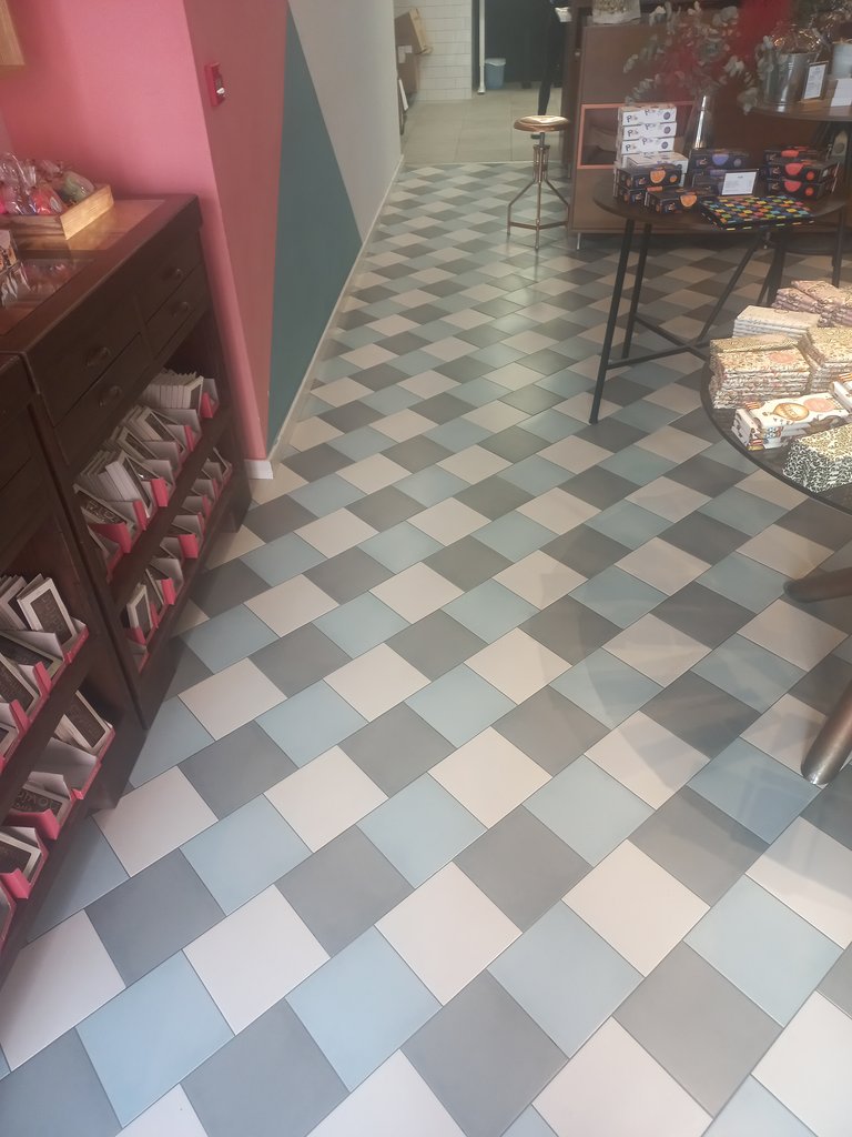 Recorridos anchos, superiores a 1,20m y libres de obstáculos.