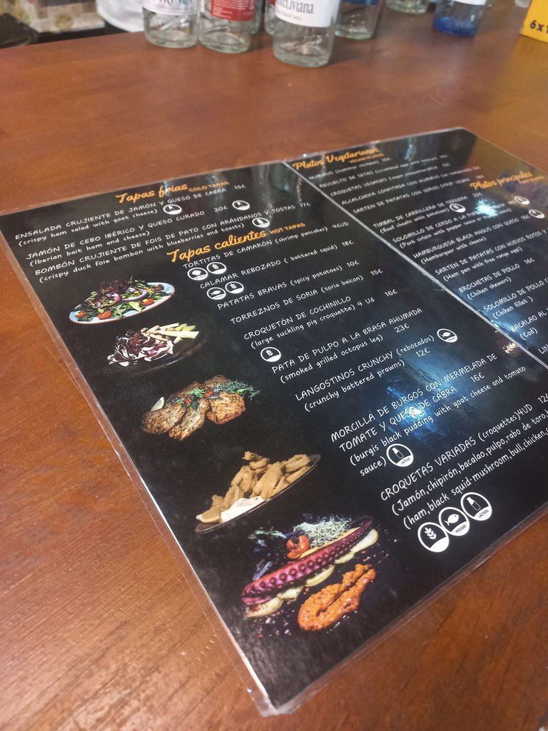 Carta con información de los platos disponibles mediante fotografías.