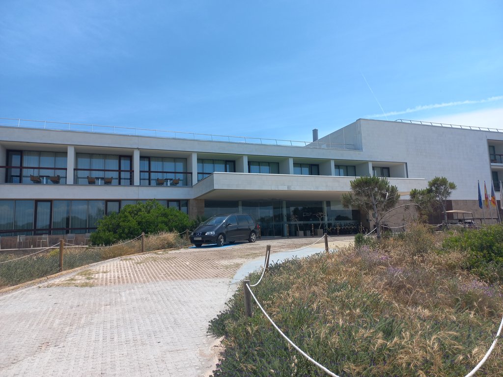 Establecimiento claramente reconocible.