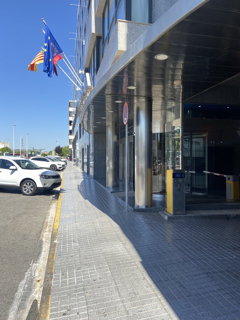 Acceso al establecimiento.