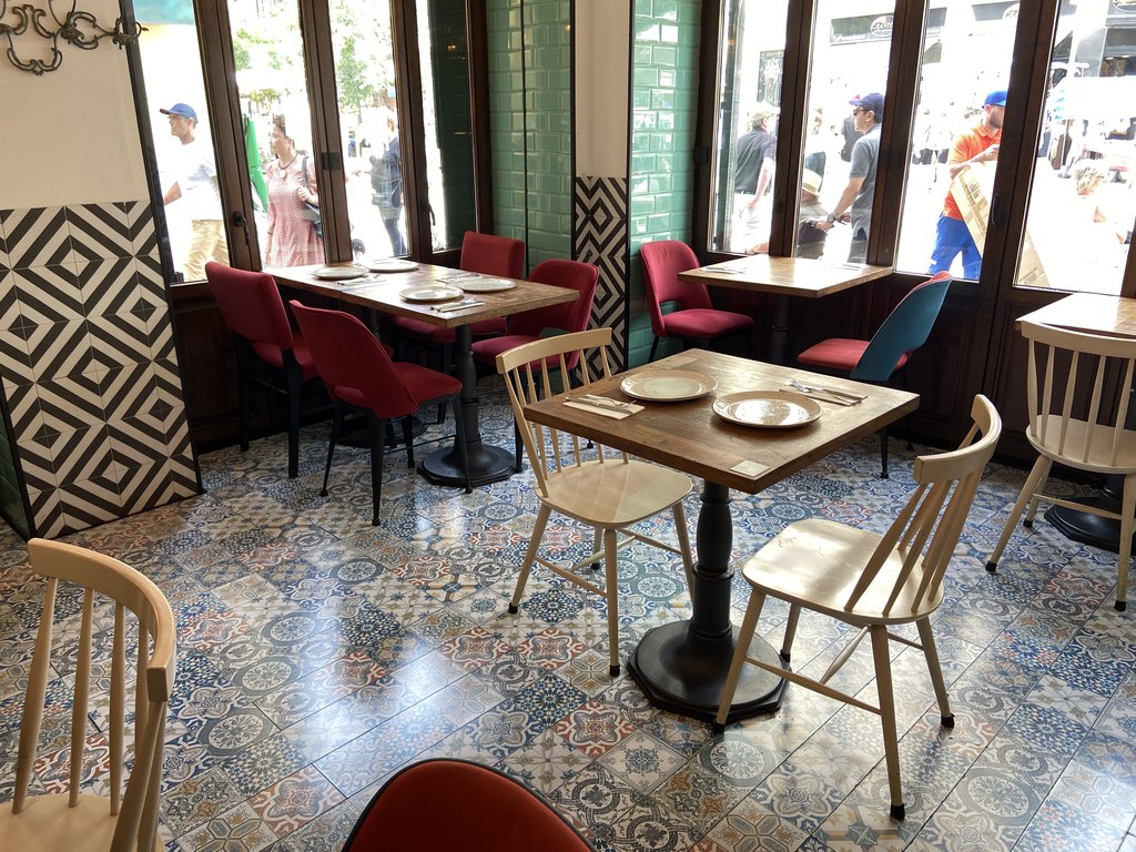 Salón comedor accesible.