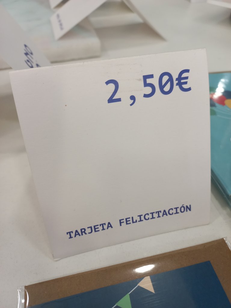 Etiquetado con información bien contrastada respecto al fondo.