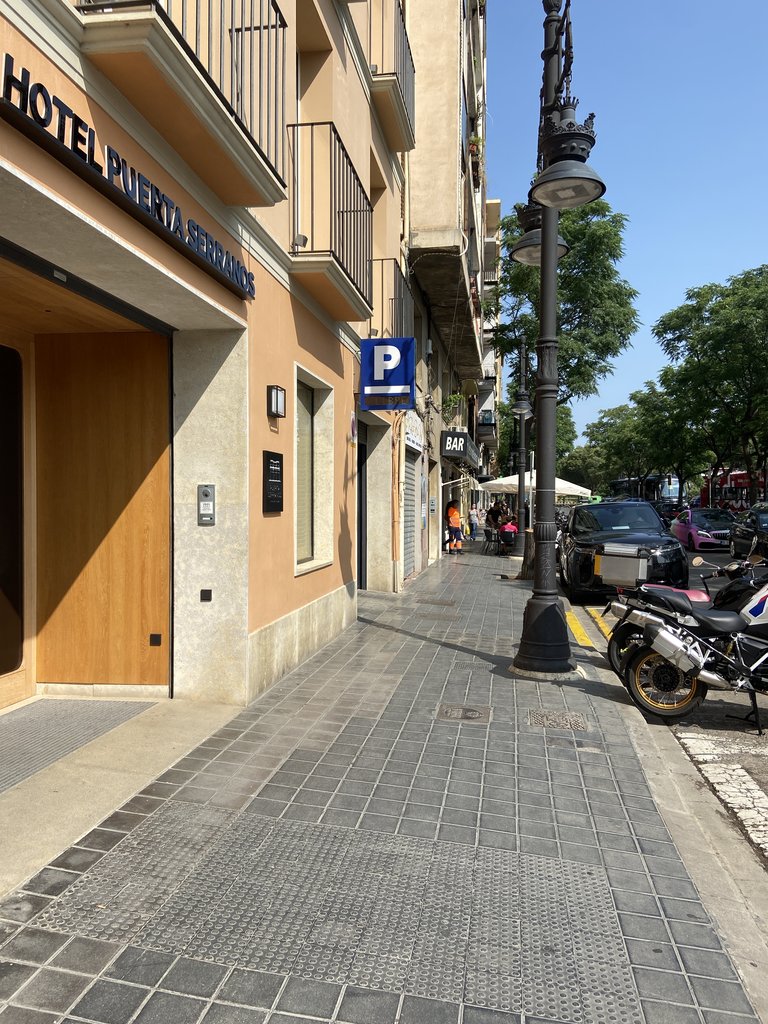 Accesibiliad exterior al establecimiento.