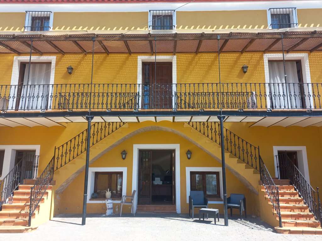 Establecimiento reconocible desde el exterior.