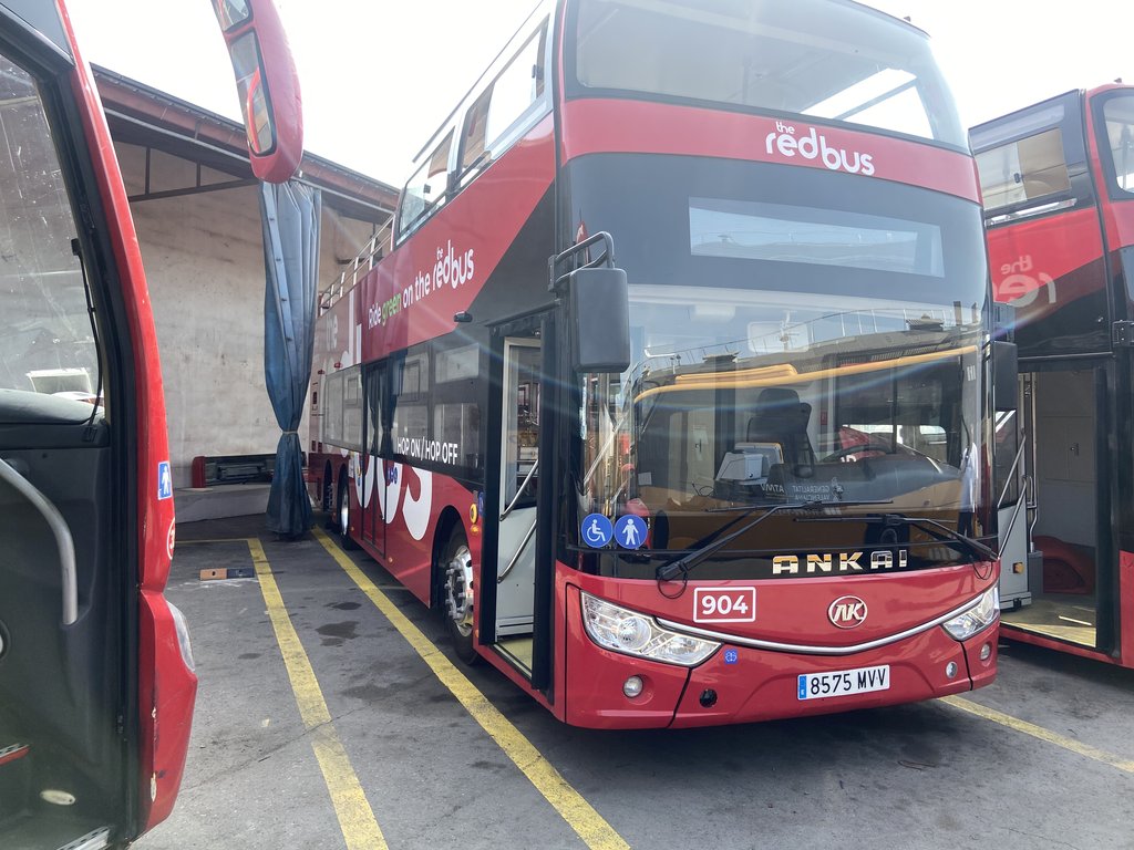 Acceso principal al autobús.