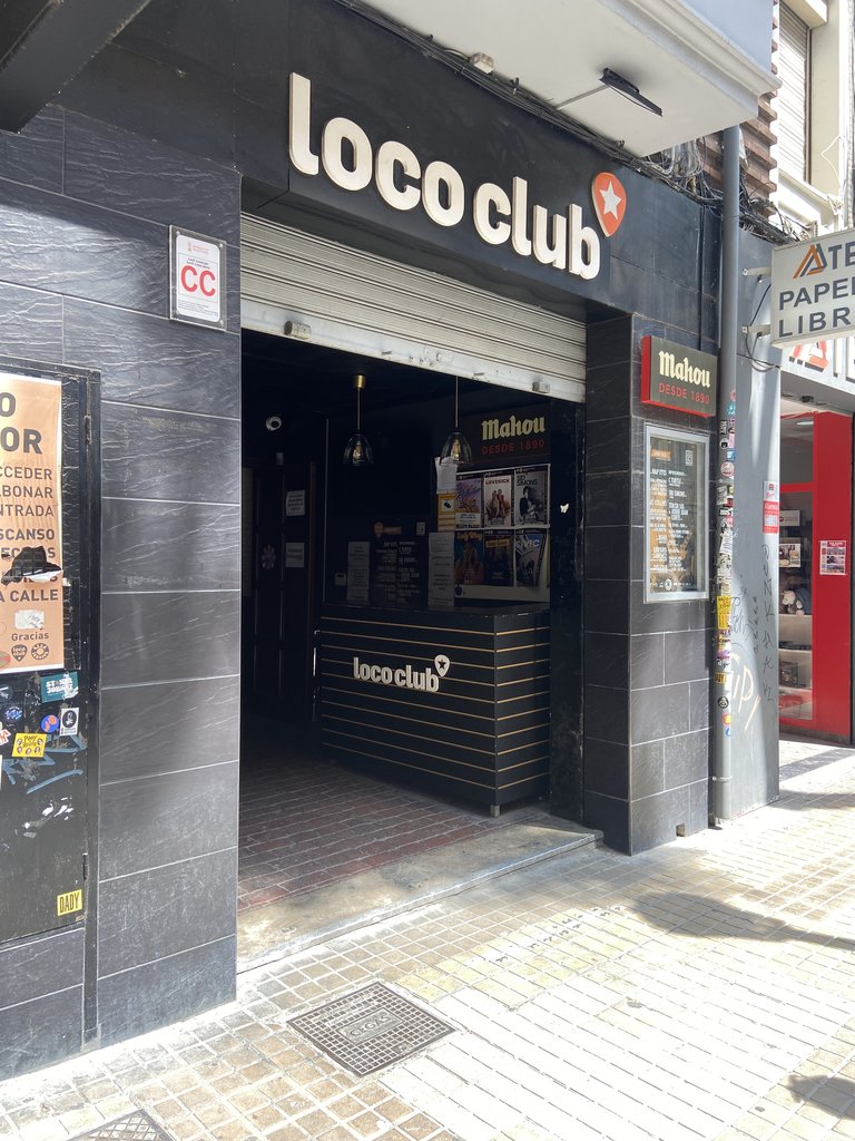 Acceso principal al establecimiento llano.