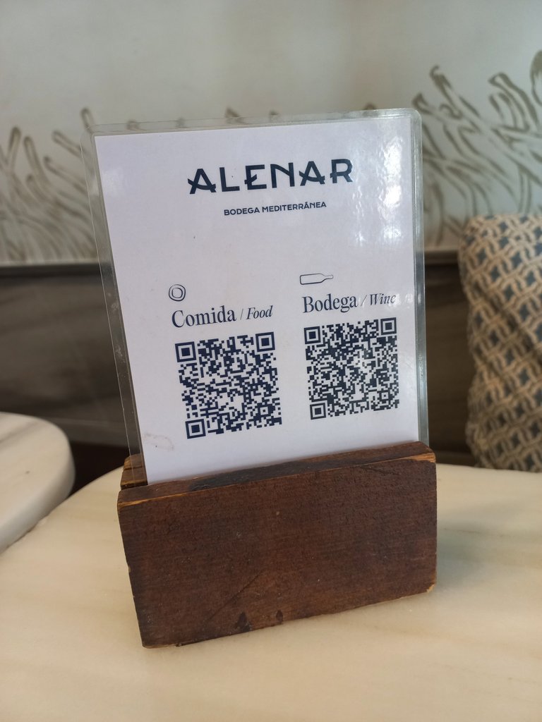 Sistema QR para acceder a la carta a través de dispositivos tecnológicos.