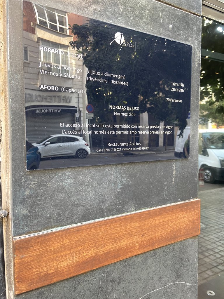 Signage of schedules and rules of use at the main door.