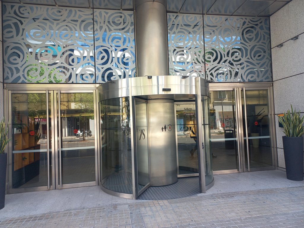 Fachada fácilmente reconocible.