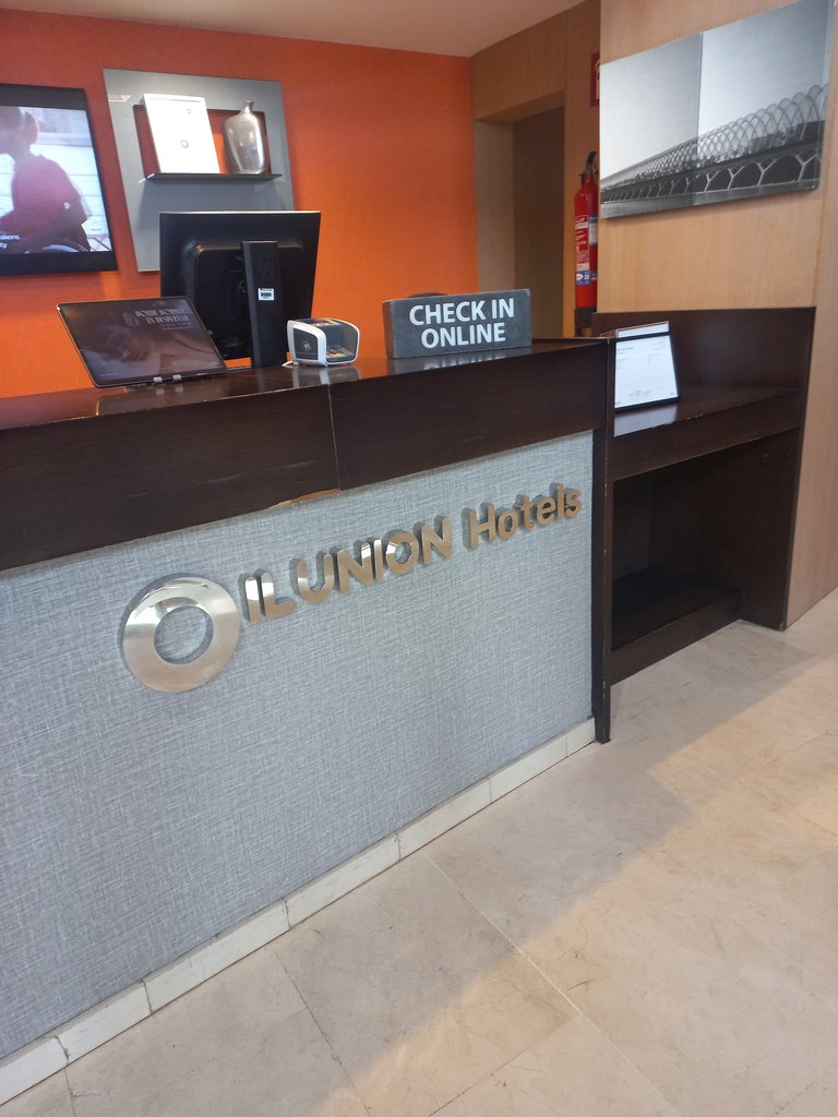 Mostrador con zona rebajada.