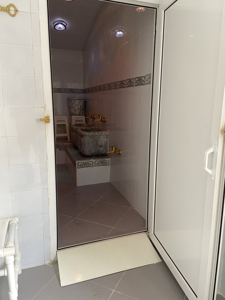 Rampa de acceso a los distintos salones.