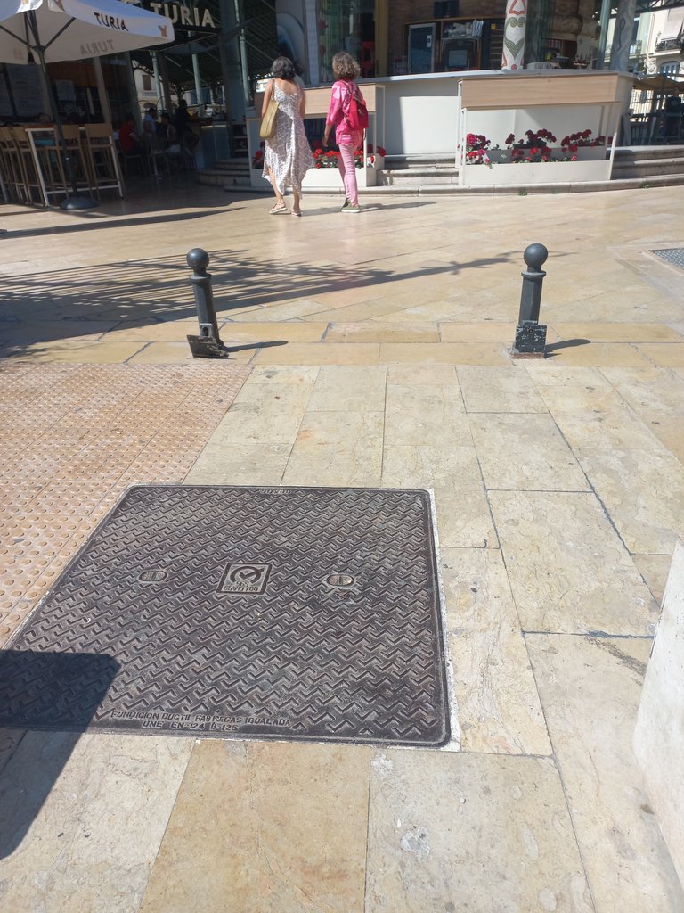 Itinerario de aproximación amplio y libre de obstáculos.