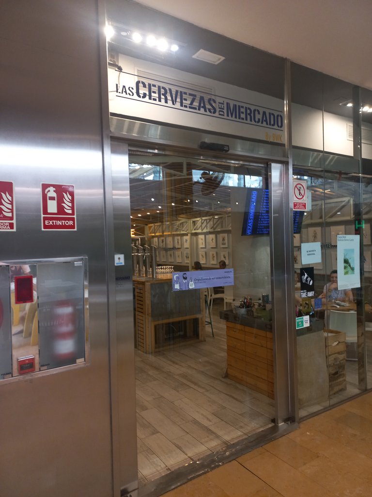 Establecimiento identificado mediante rótulo.