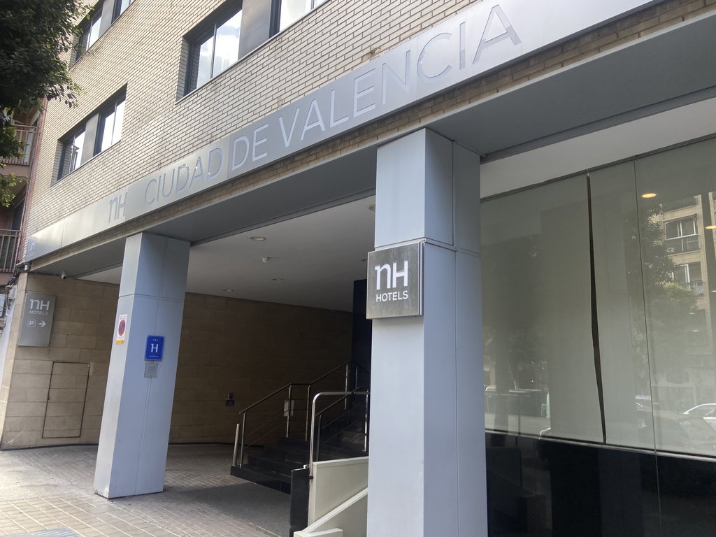 Acceso principal al establecimiento.