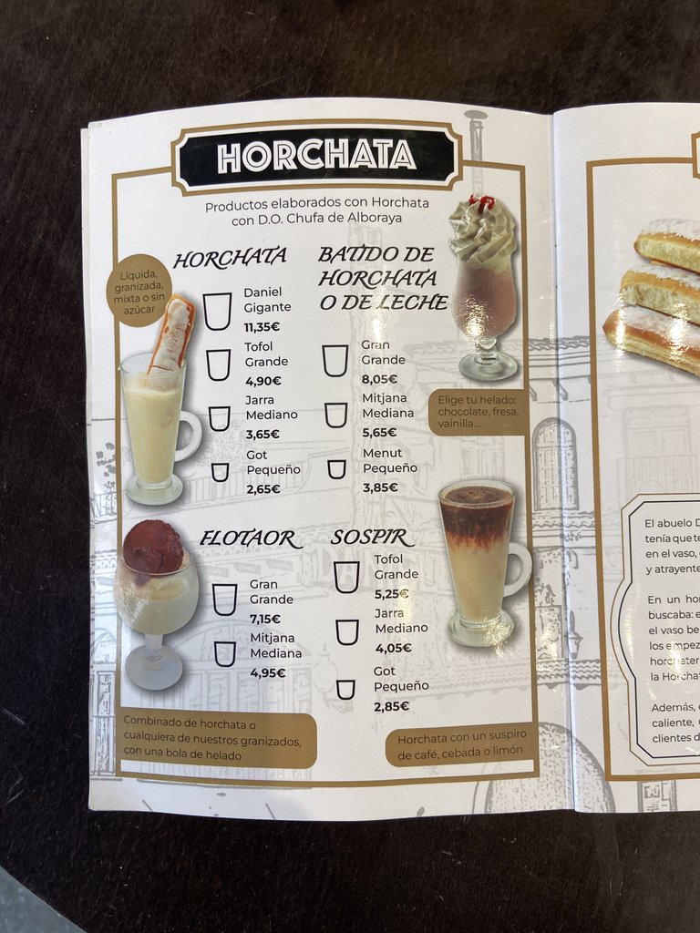 Carta de productos accesible con un tamaño de fuente correcto y fotografías de los respectivos productos.