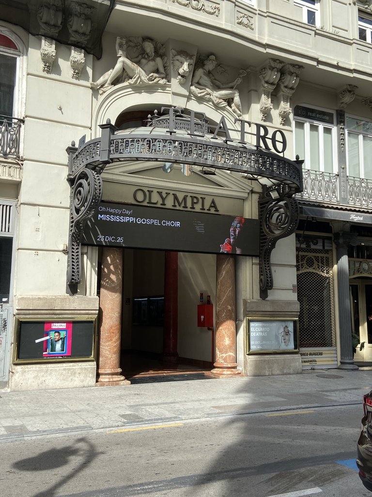 Acceso principal al establecimiento.