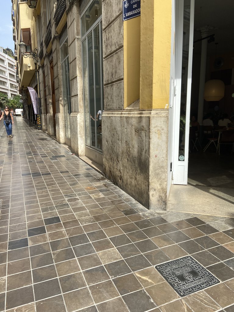 Accesibilidad exterior adecuada.