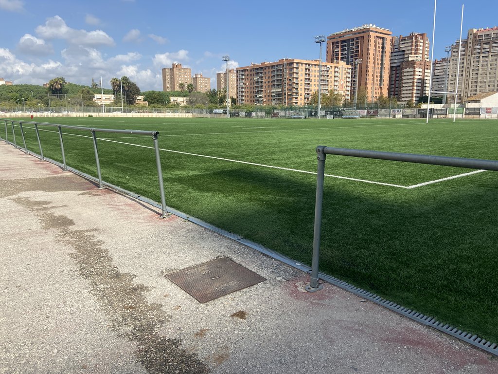 Acceso llano a la zona donde se realiza la actividad.
