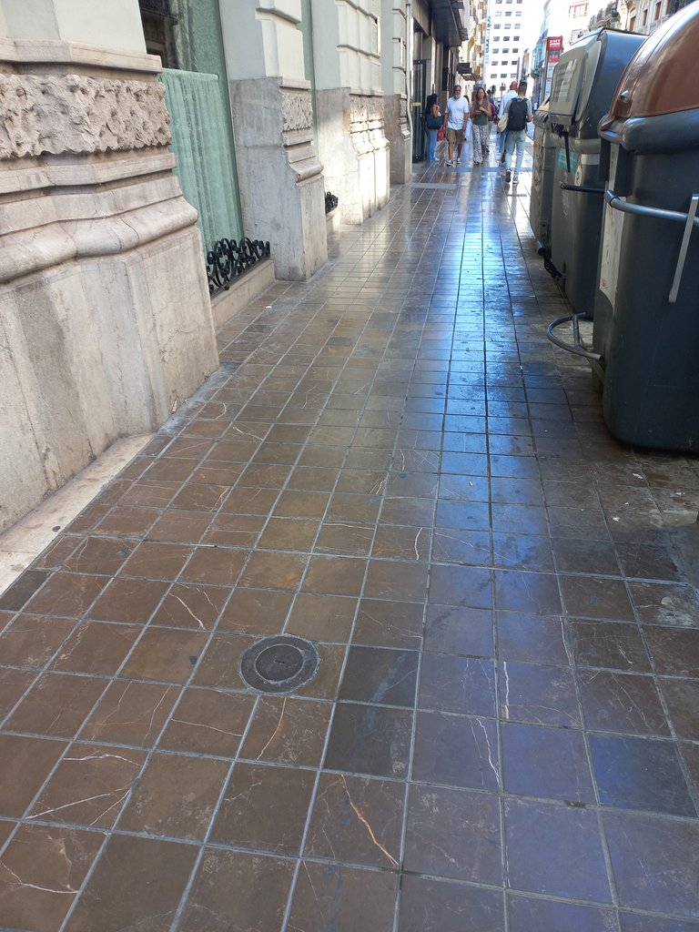 Recorregut exterior d'aproximació, ampli i lliure d'obstacles.