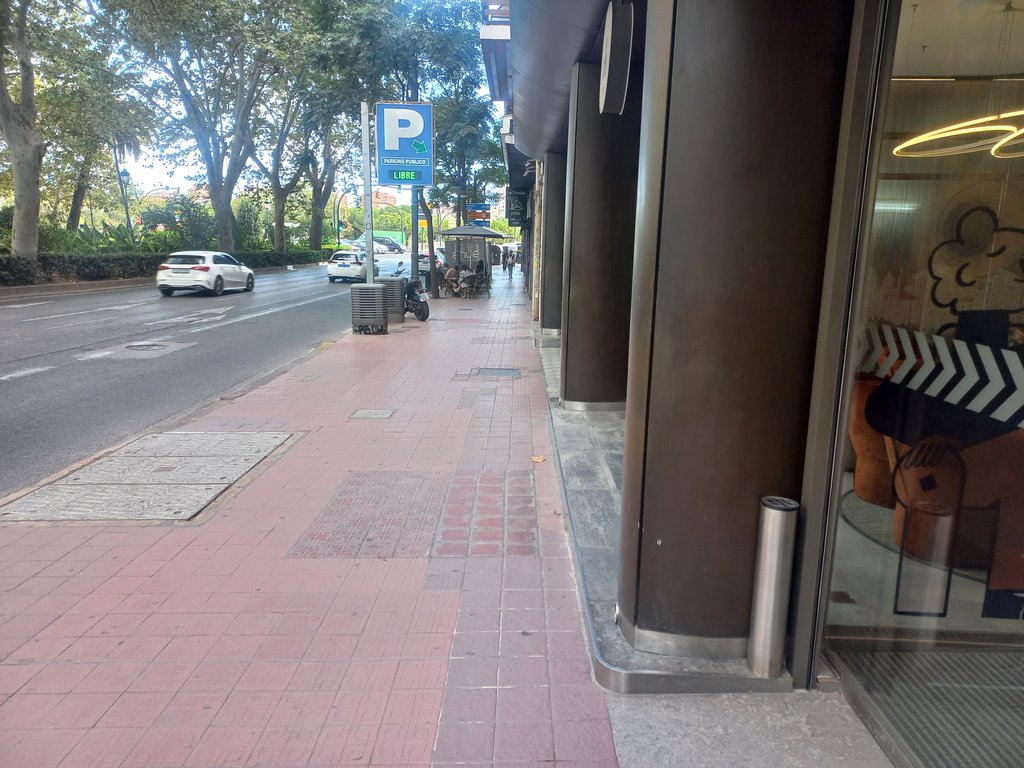 Itinerario de aproximación amplio y libre de obstáculos.