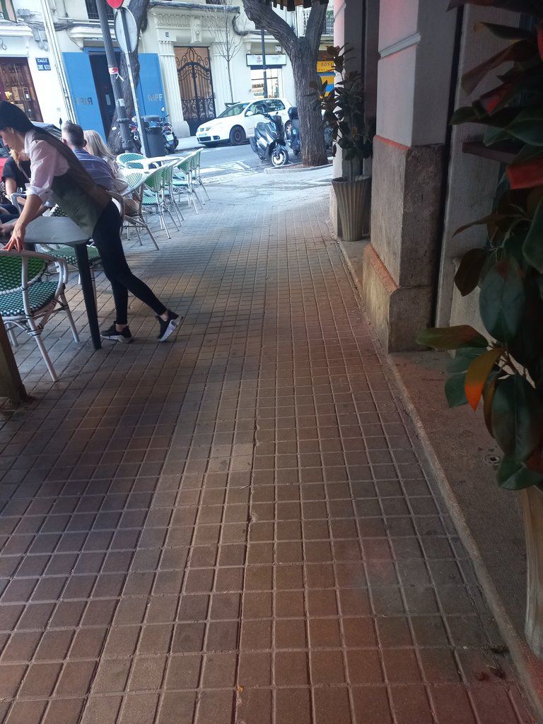 Recorregut d'aproximació ampli i lliure d'obstacles.