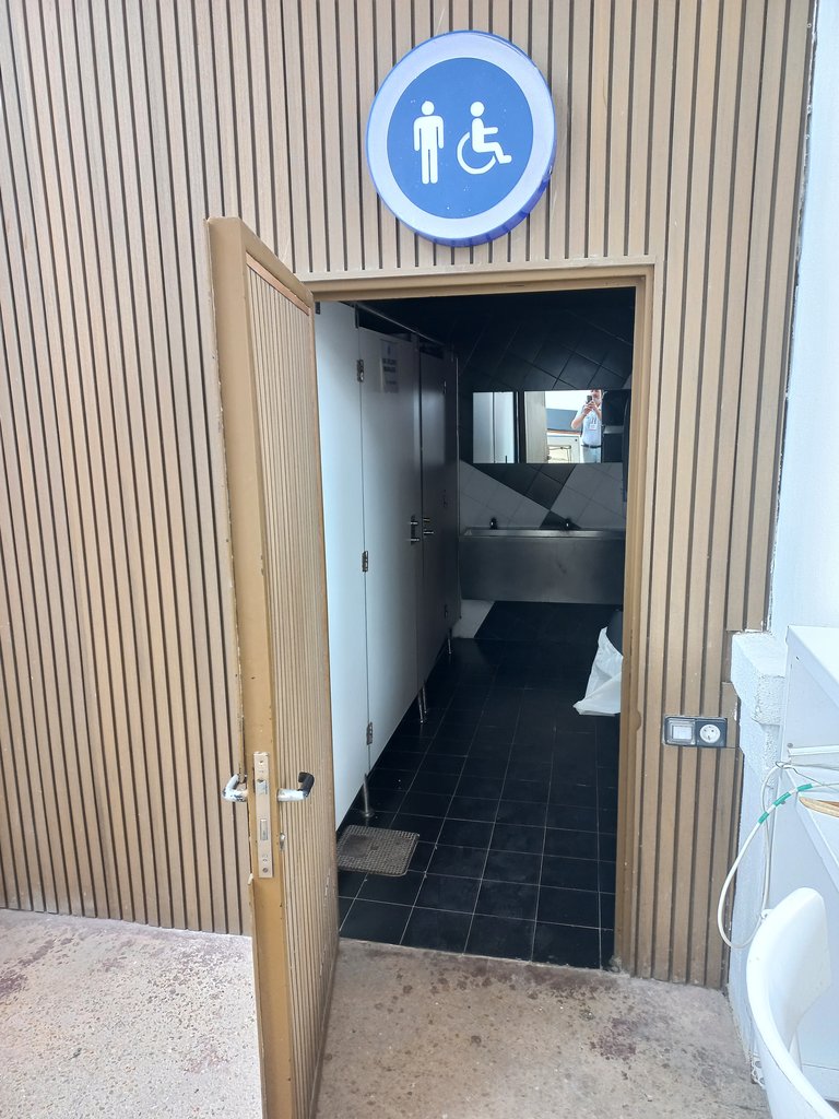 Availability of adapted module in common bathroom area.
