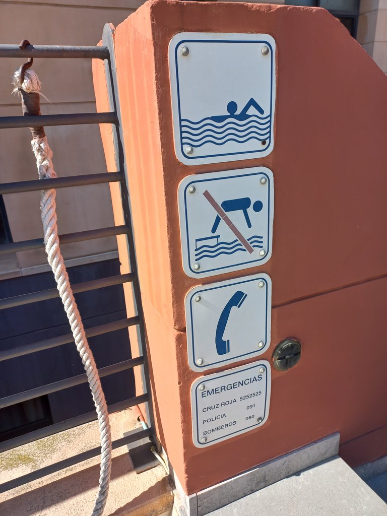 Sistema de comunicación alternativa para información de interés.