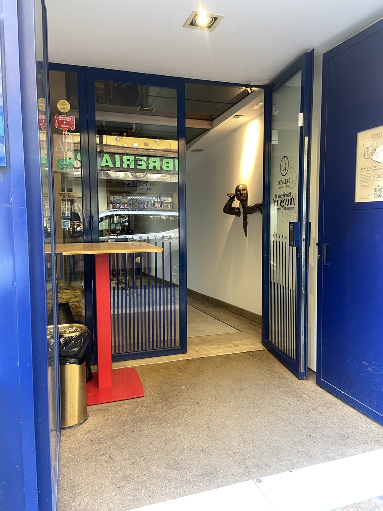 Accés principal a l'establiment.