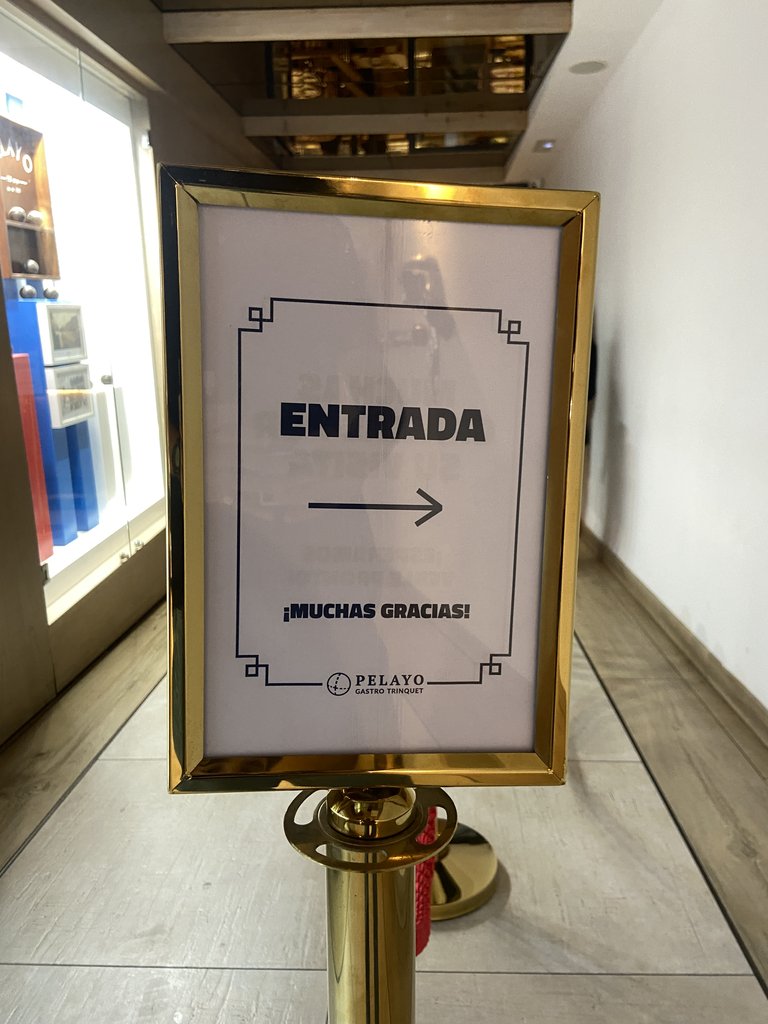 Senyalització d'espera per a l'atenció al client.