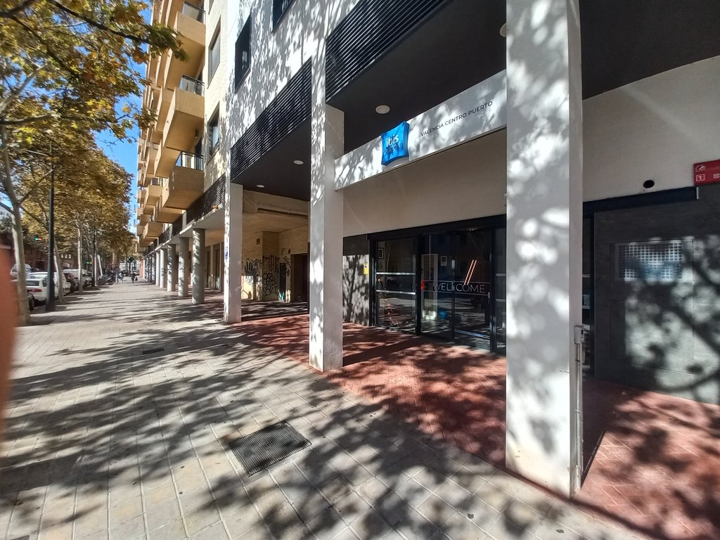 Recorregut d'aproximació ampli i lliure d'obstacles.