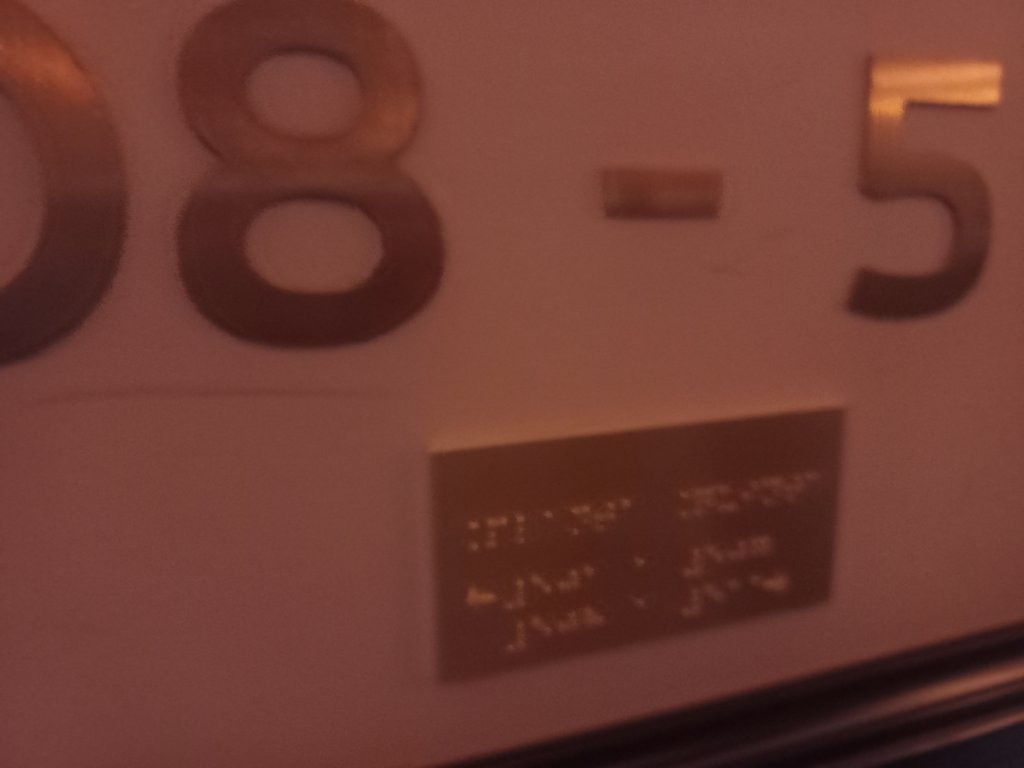 Alternative communication system through braille system.