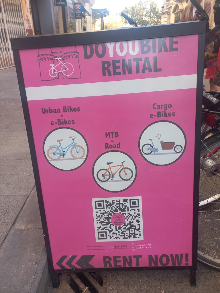 Alternative communication systems through text and image composition.