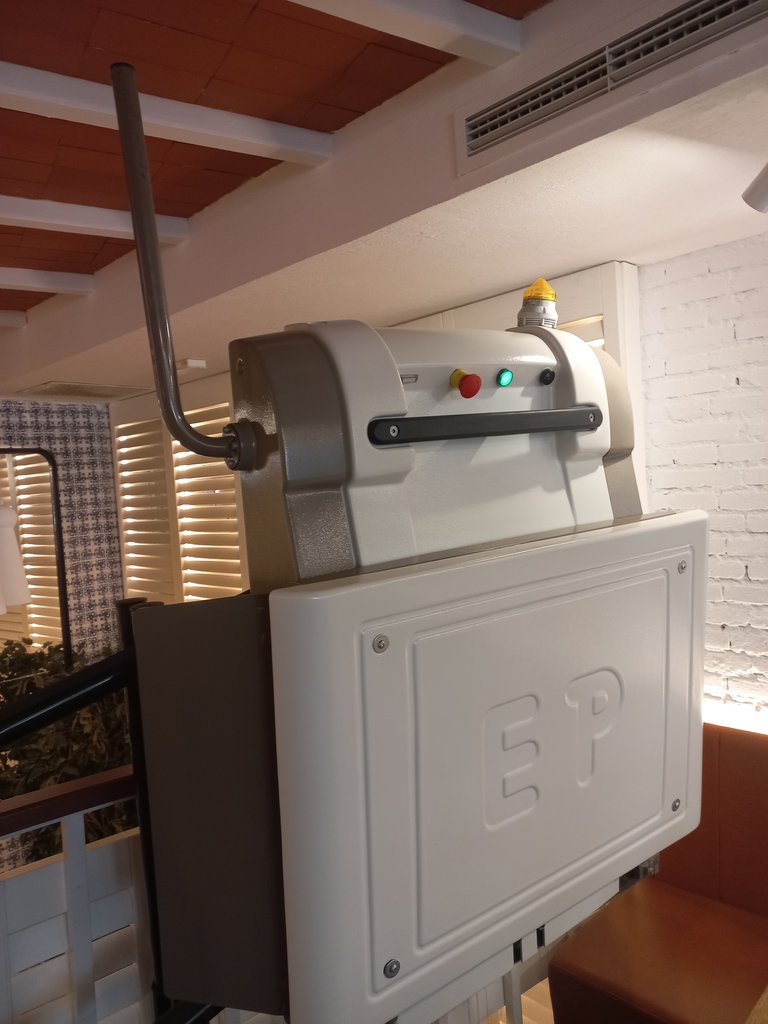 Disponibilidad de soluciones técnicas para acceso a salones con diferencia de cotas.