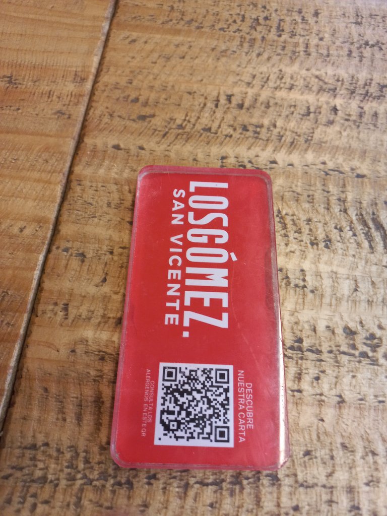 Dispositivo QR para acceso a información de interés a través de dispositivos móviles.