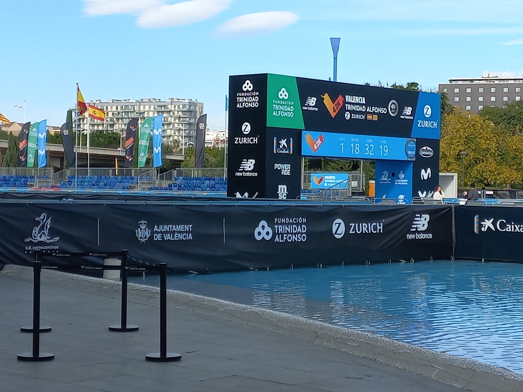 Homogeneous natural lighting.