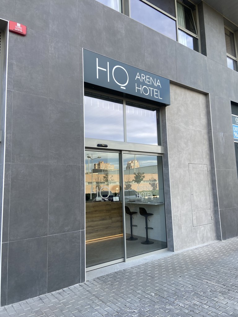 Puertas automáticas de acceso al establecimiento.