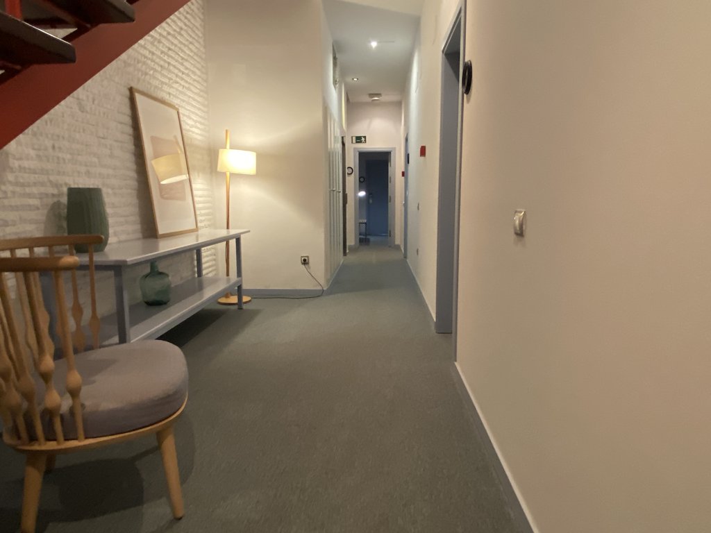 Wide and accessible corridors, non-slip floor and proper lighting.