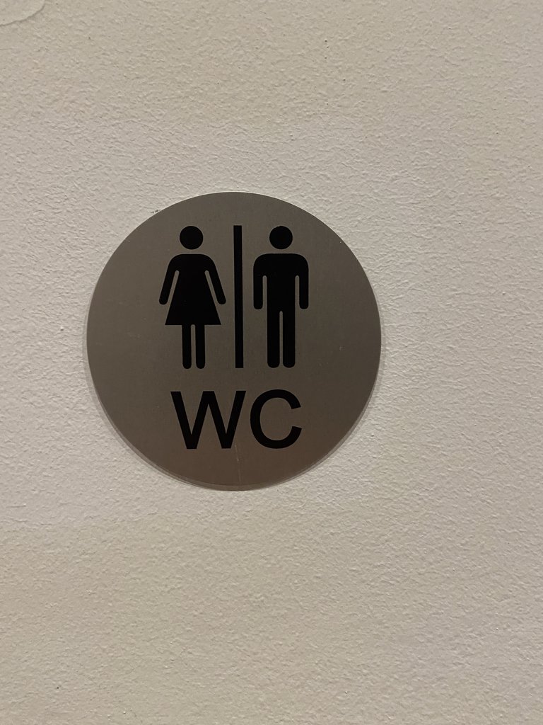 Señalización baños comunes.