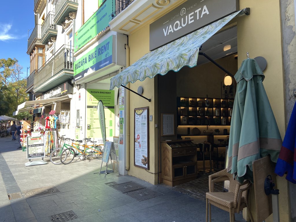 Accessibilitat exterior adequada.