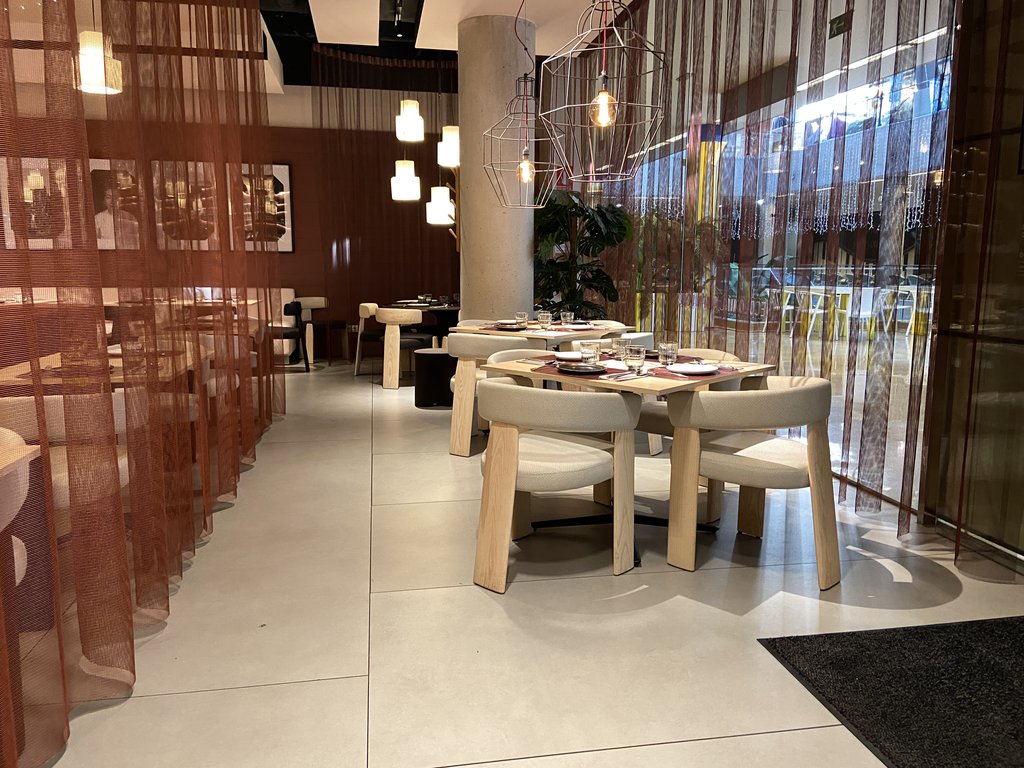 Zonas de paso accesibles con gran amplitud para facilitar la movilidad.