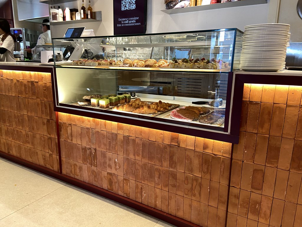 Display cases at an appropriate height for users with different needs.