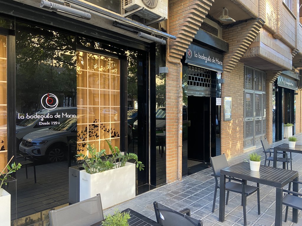 Main access to the establishment with proper exterior accessibility.