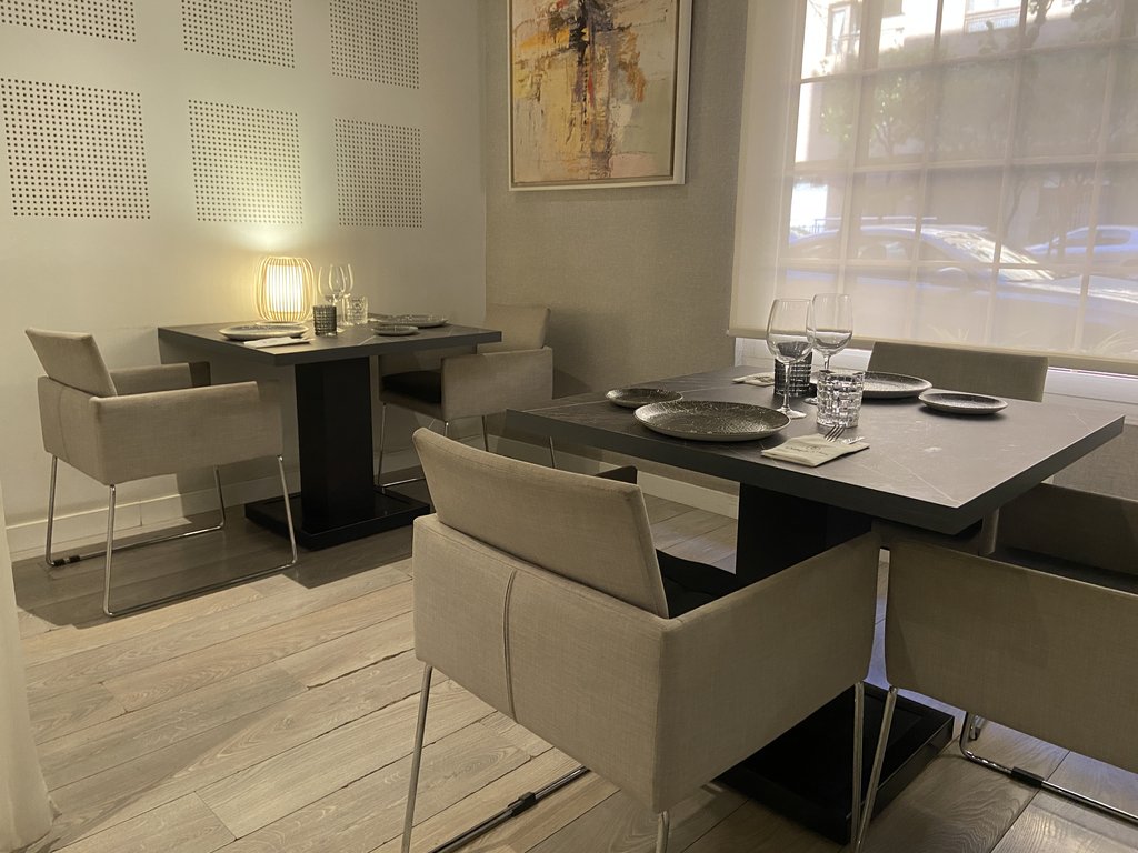Accessible dining room, accessible tables with suitable height and properly lit.