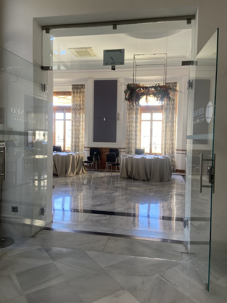 Wide and accessible doors to access the main dining room.