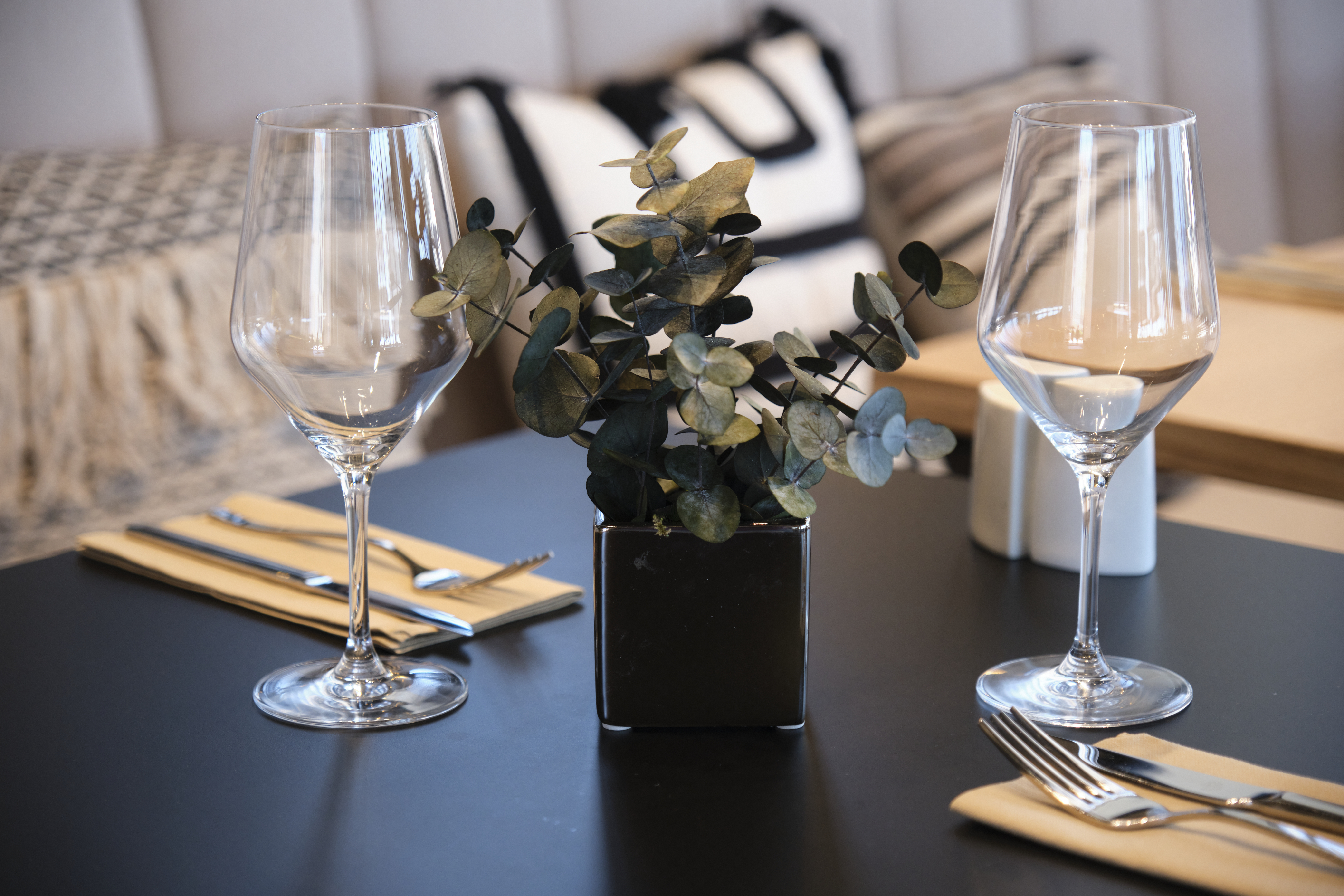 Luz de LÚA BAR & Restaurant