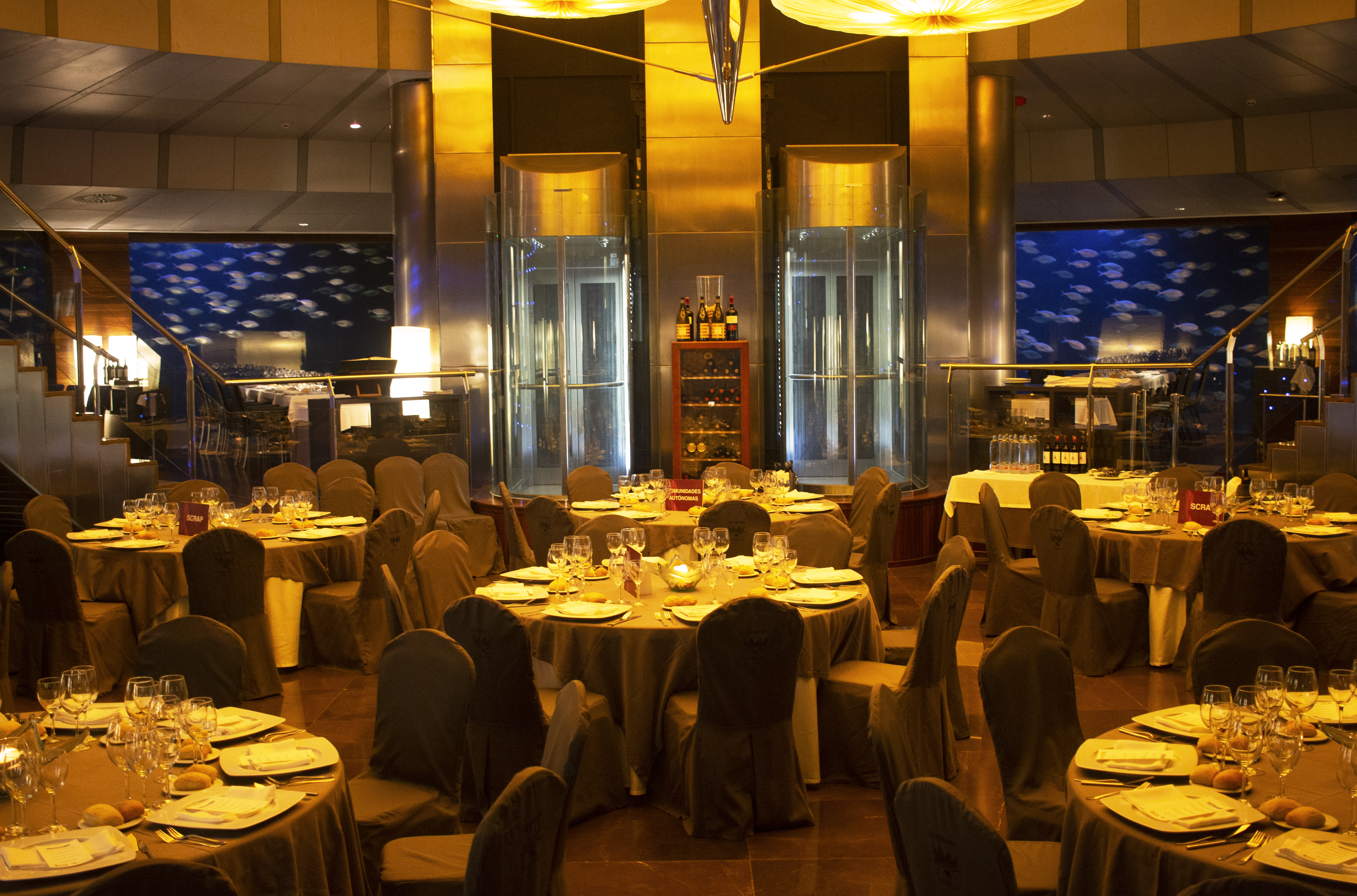 sala del restaurante submarino de oceanografic
