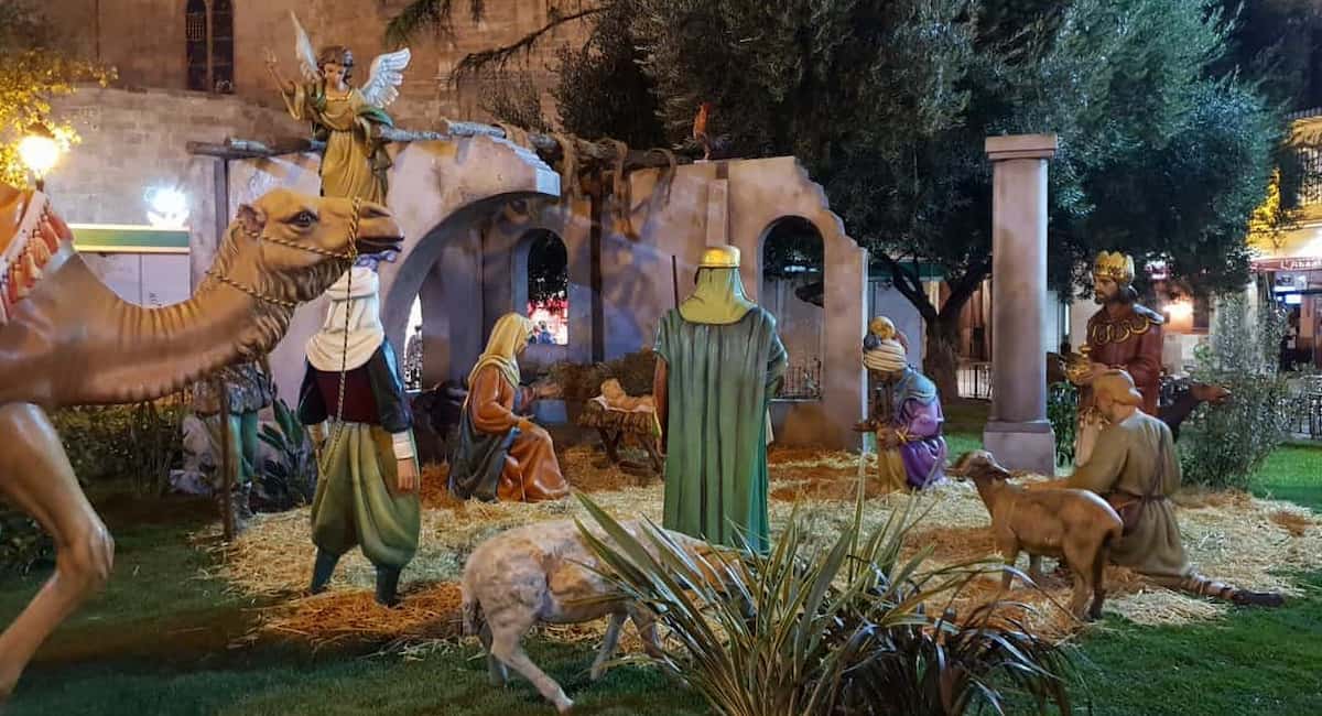 Haz un recorrido guiado por algunos de los belenes de València