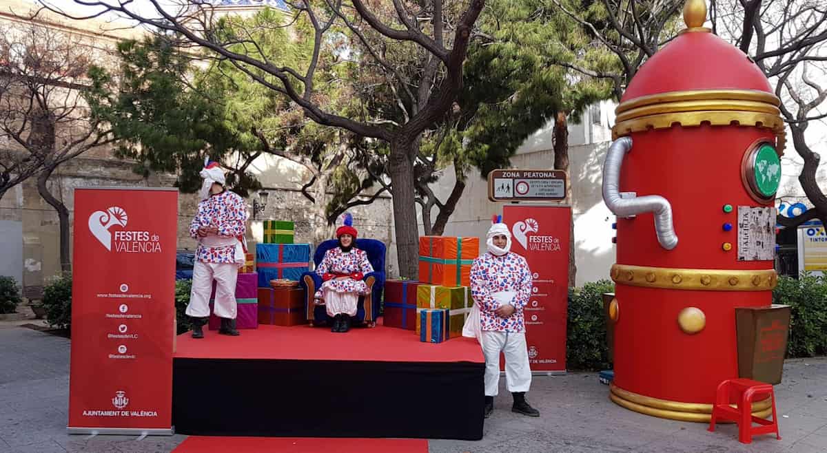 Los Pajes Reales y el Buzón Real también recorren València